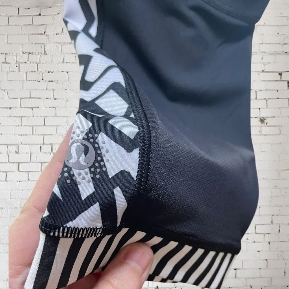 Lululemon Beetle Seawheeze‎ Cropped Leggings Rare Size 4